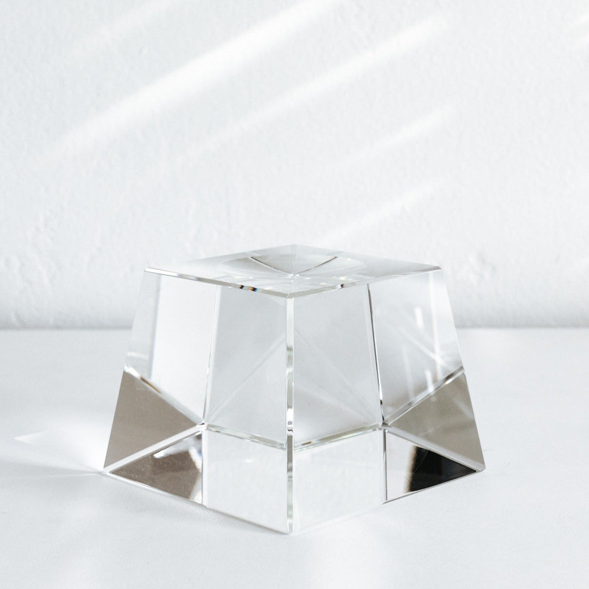 8.5 " high crystal base - mova us