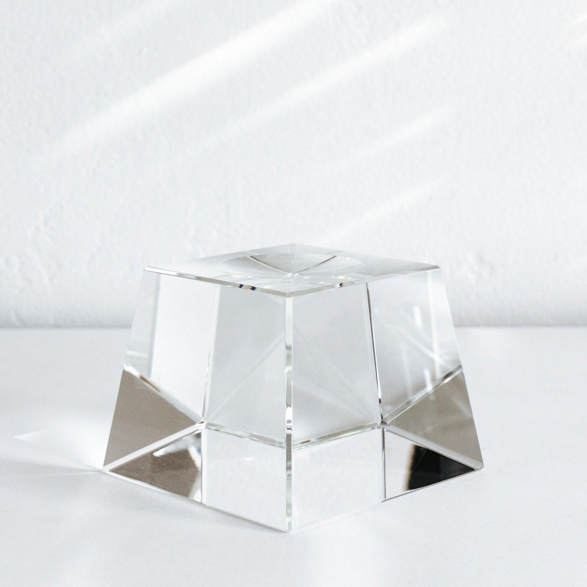 8.5 " high crystal base - mova us
