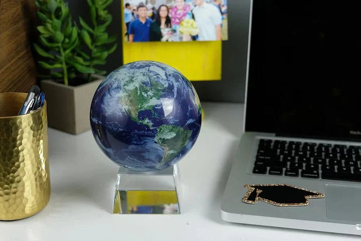 Graduation Gift Guide: Quotes and Globes