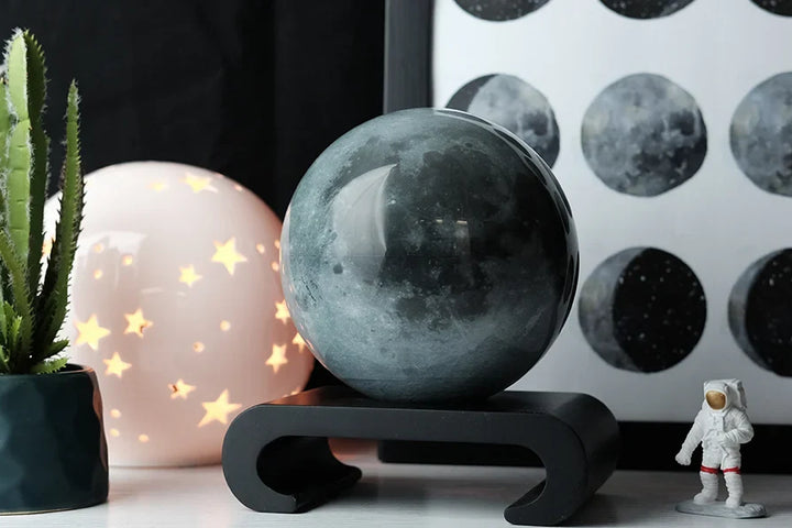 Product Spotlight: Moon MOVA Globe