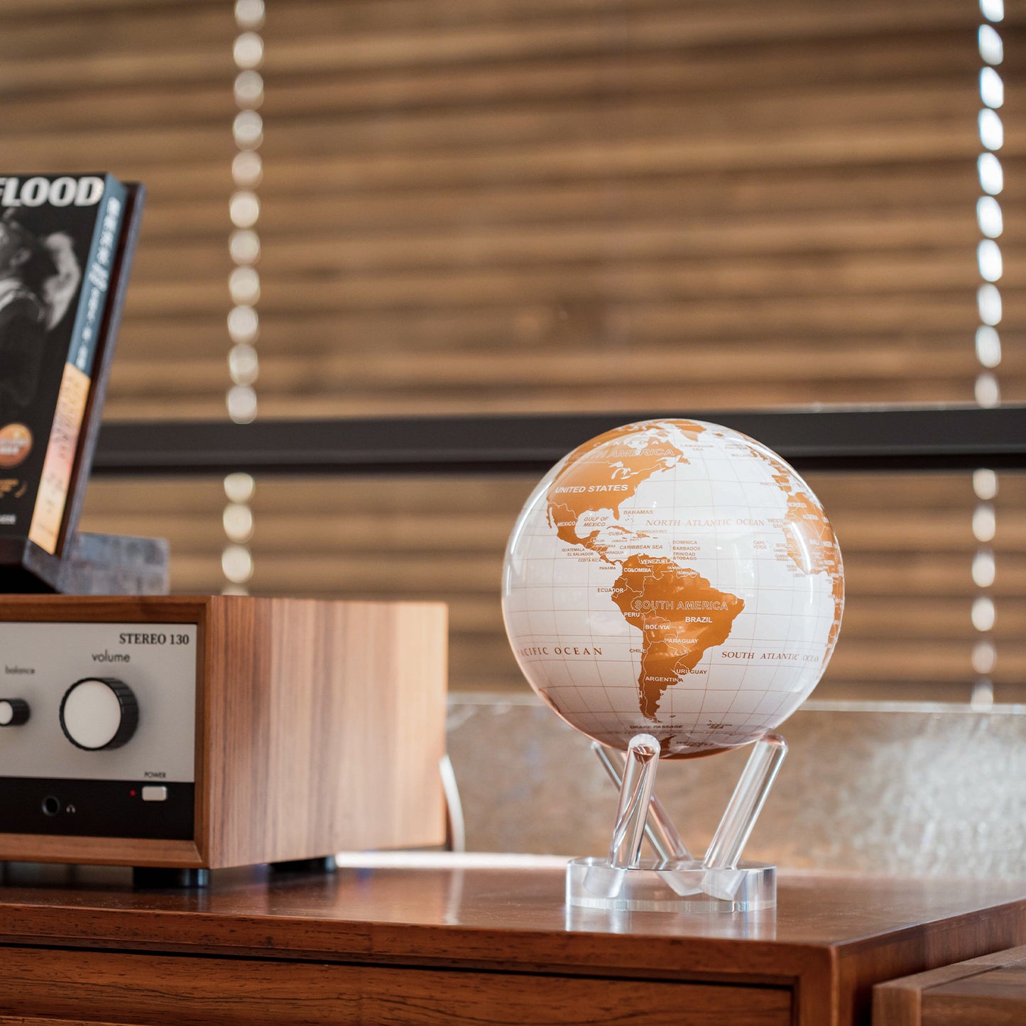 Pearl White & Gold Globe - MOVA Globes InternationalClassic (4.5 Inch)Acrylic Base