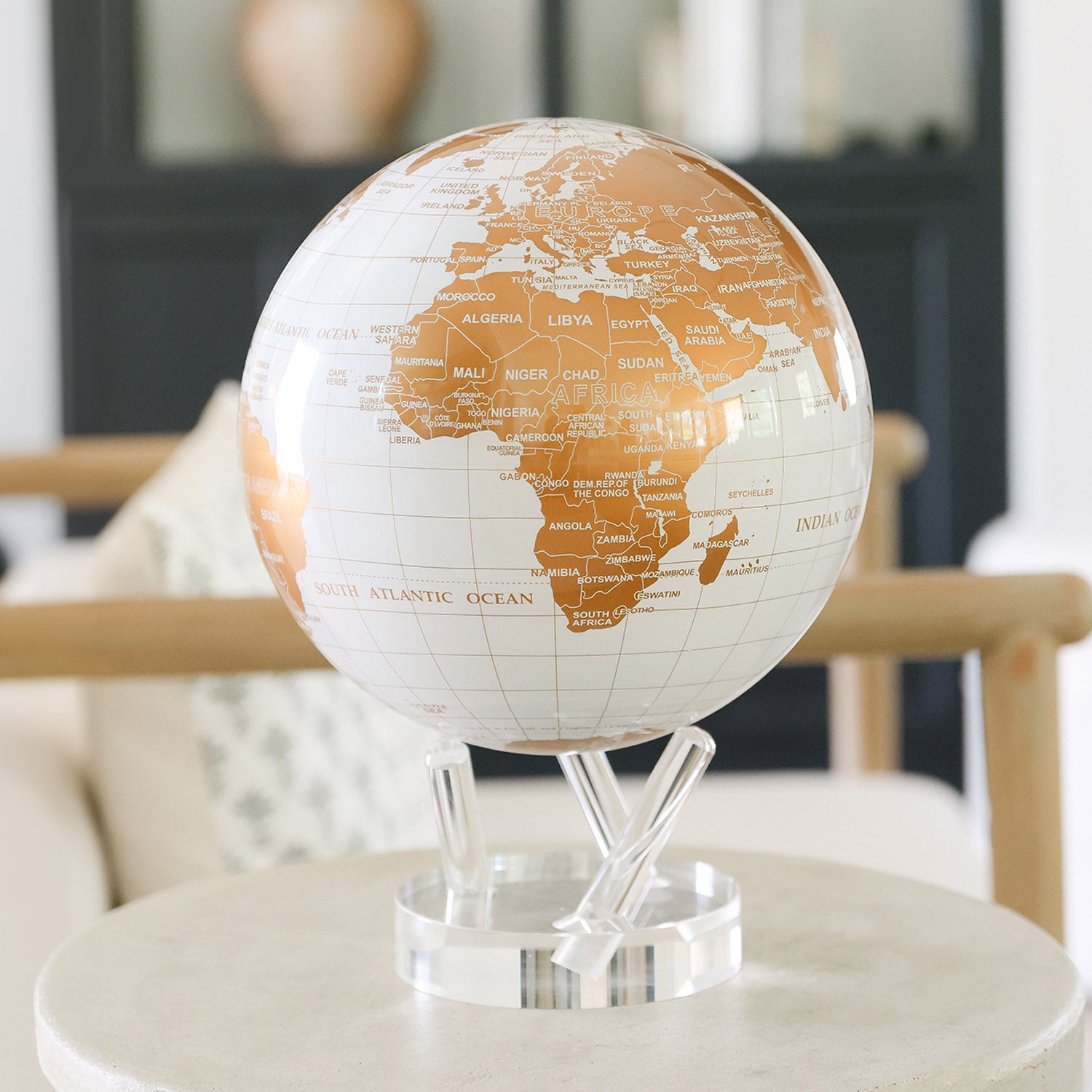 WHITE AND GOLD GLOBE - MOVA US