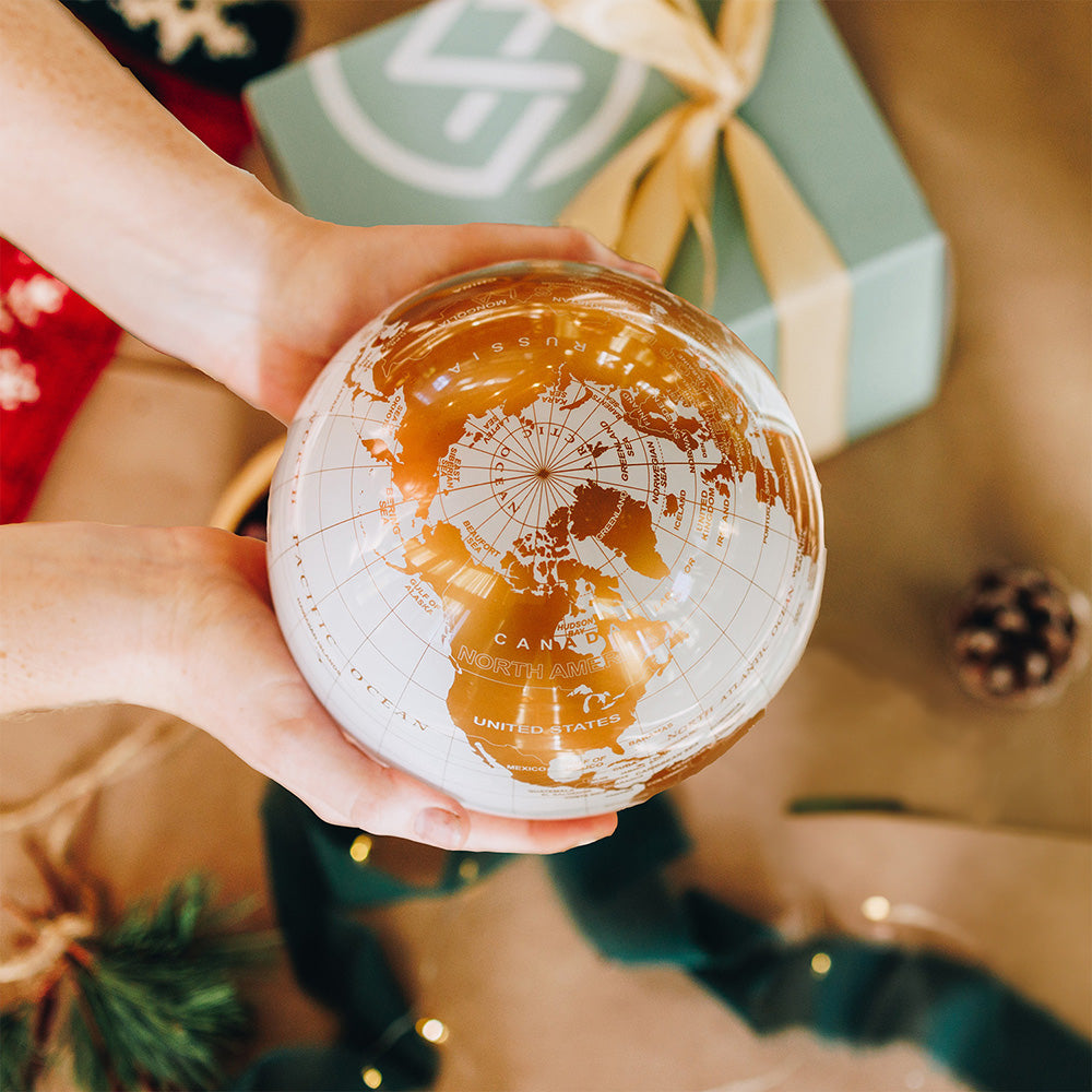 WHITE AND GOLD GLOBE No cords or batteries - MOVA US