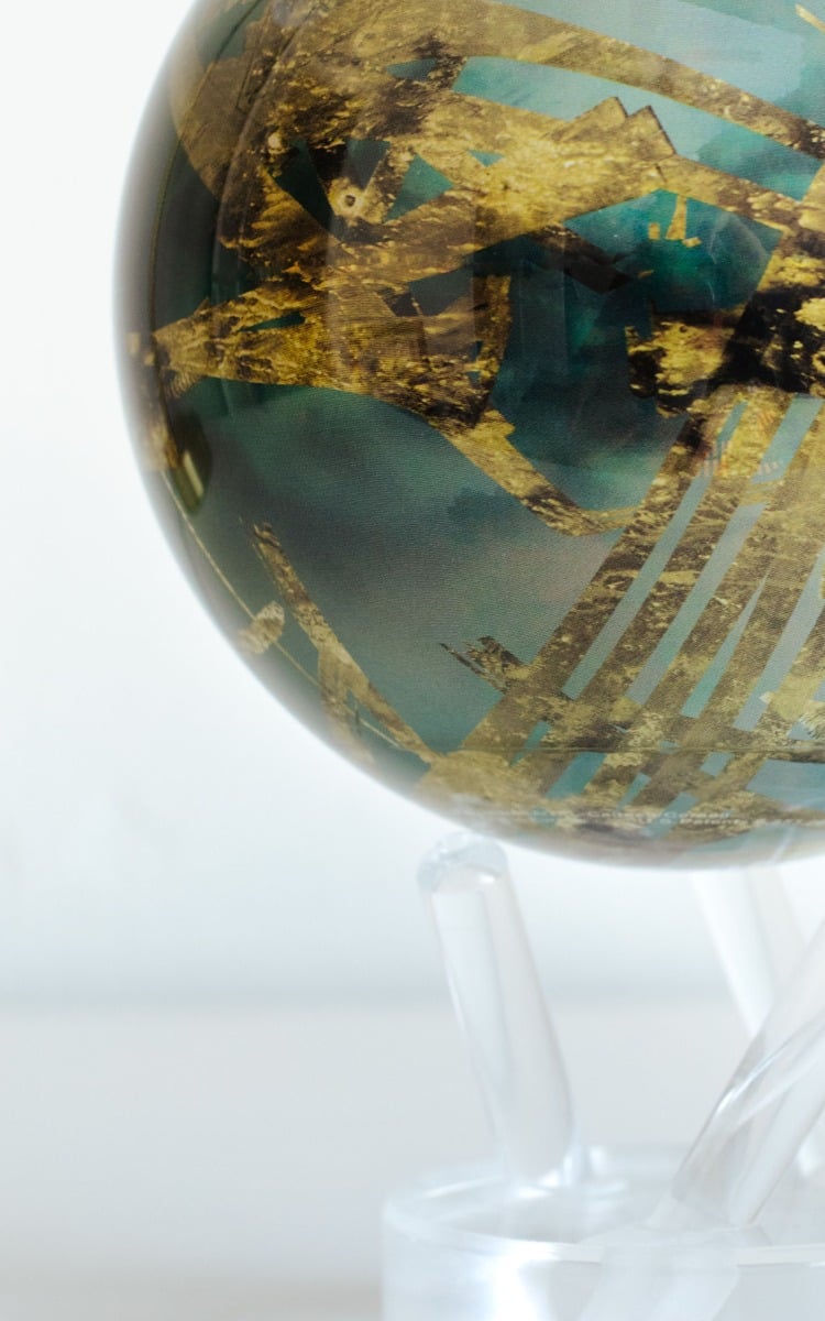 titan_45_acrylic_final4lifestyle_closeup.jpg